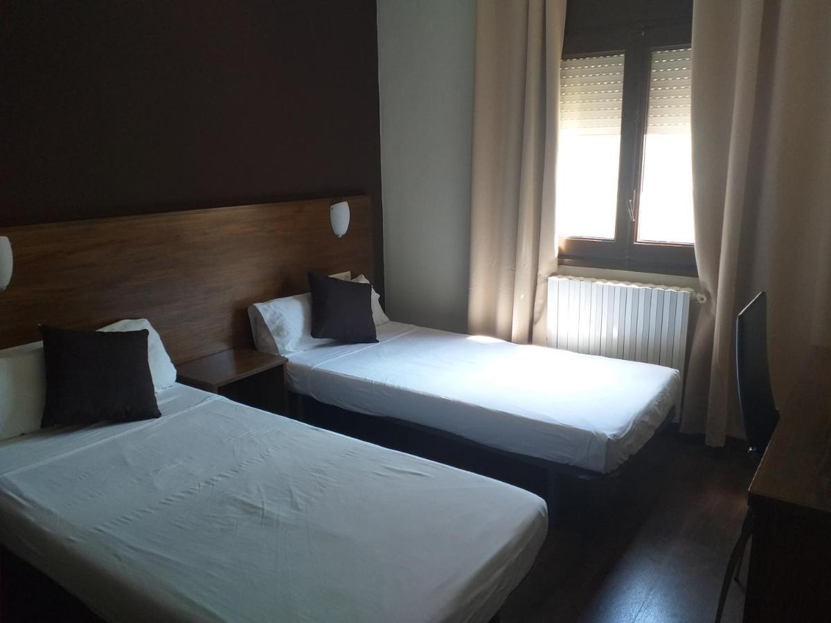 Hostal Sant Marcal Amer Exterior foto