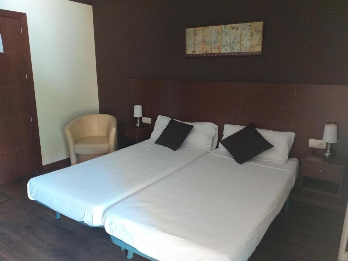 Hostal Sant Marcal Amer Exterior foto
